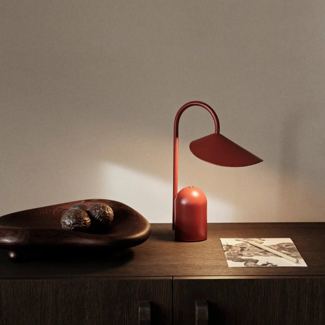 Mobile Akku-Tischleuchte ARUM | S