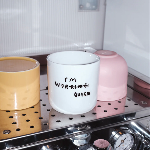 Porzellanbecher "WorQUEEN " | YAHYA STUDIO
