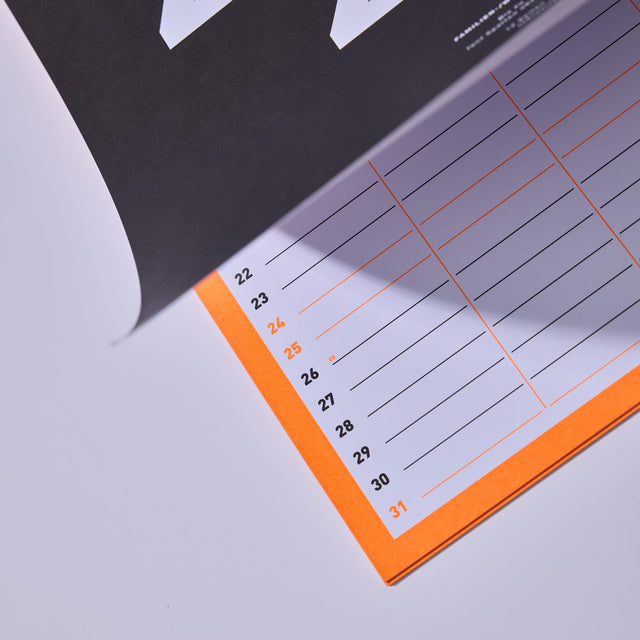 Familienkalender 2027 in Neonorange von FOX&POET