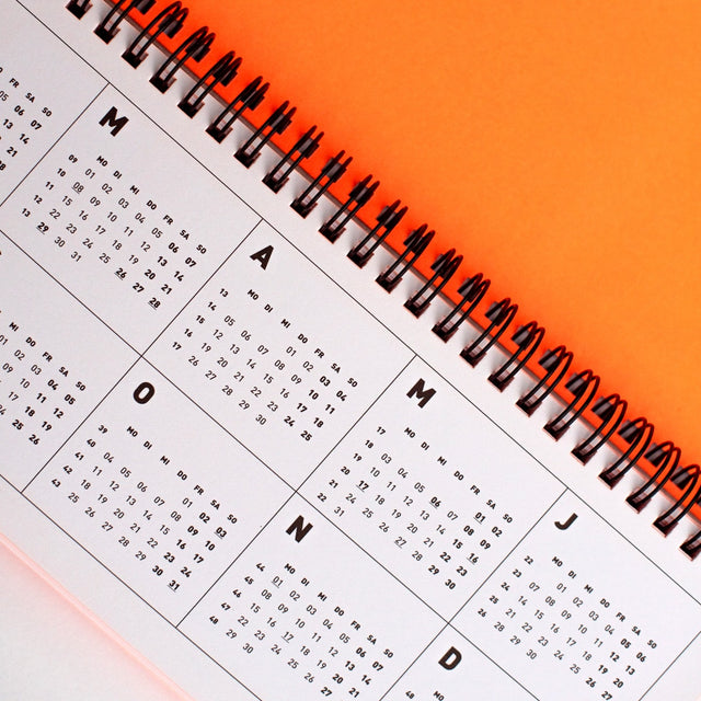 Tischkalender 2027 in Neonorange von FOX&POET