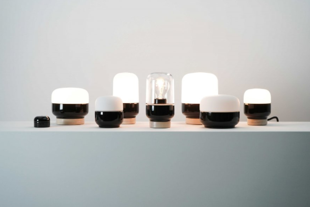 OHM Table 140/190 BM | Schwarze Tischleuchte mit mattem Opalglas