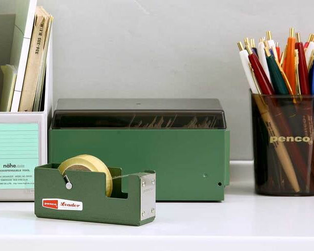 Tischabroller für Klebebänder aus lackiertem Stahl