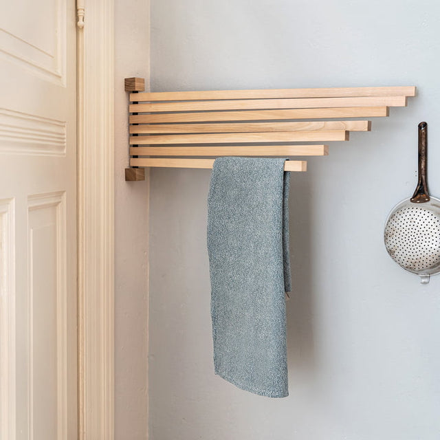 Variables Wandregal Pavo aus Eschenholz | Side by Side Design