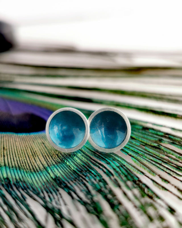 Runder Ohrstecker aus Silber mit Emaille | Meerblau