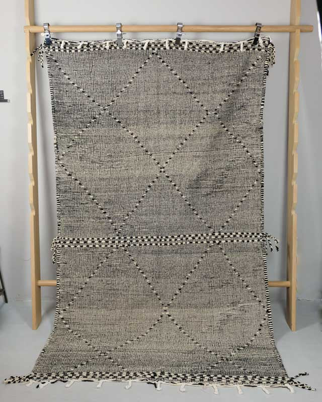 Zanafi in Schwarz-Weiß mit Kreuzen | 1,45 x 2,60 m