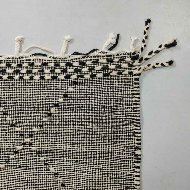 Zanafi in Schwarz-Weiß mit Kreuzen | 1,45 x 2,60 m