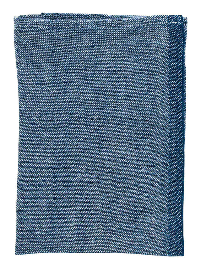 Leinenserviette in blau meliert, gefaltet.