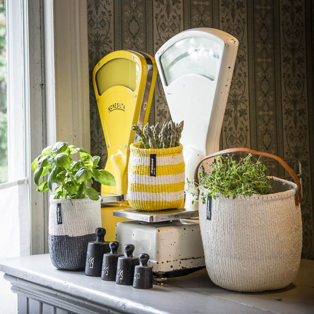 Kleiner Korb mit Henkel | S