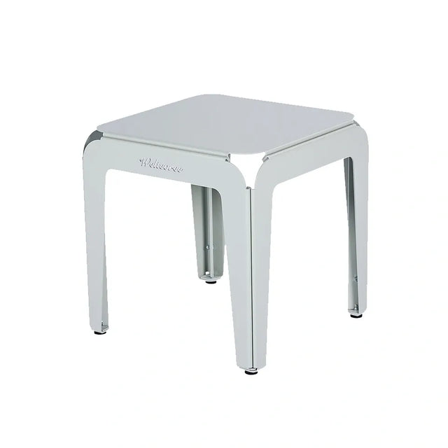 Bended Stool | Hocker & Beistelltisch für den Garten