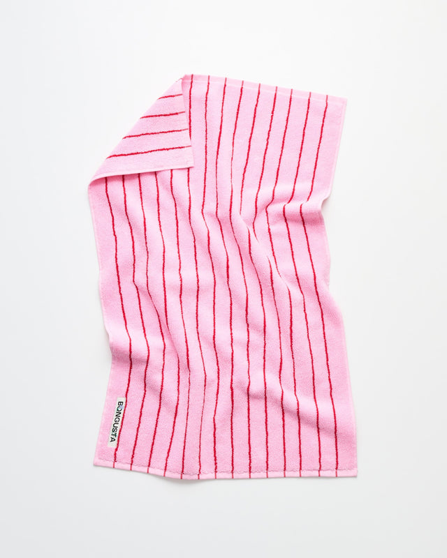 Handtuch NARAM 50 x 80 cm in Baby Pink & Ski Patrol Red, eine Ecke umgeschlagen, mit Bongusta-Etikett