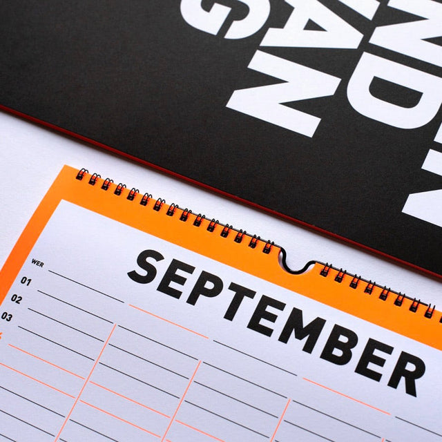 Familienkalender 2027 in Neonorange von FOX&POET
