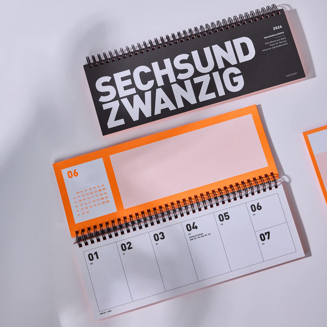 Neonorangener Tischkalender 2026