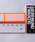 Tischkalender 2027 in Neonorange von FOX&POET