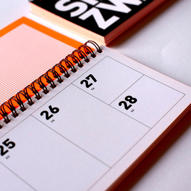 Tischkalender 2027 in Neonorange von FOX&POET