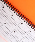 Tischkalender 2027 in Neonorange von FOX&POET