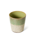 Kaffeebecher POP ART in slush: Gesprenkeltes Grün über Cremeweiß mit braunen Punkten