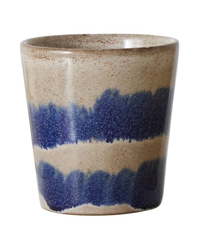 Kaffeebecher GROUNDING in cosmos: Beige mit zwei breiten, blau gesprenkelten Streifen