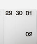 Große schwarze Tageszahlen mit Punktlinien zum Schreiben im Basic Planner Pink
