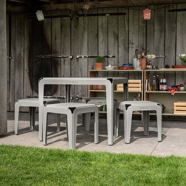 Bended Stool | Hocker & Beistelltisch für den Garten