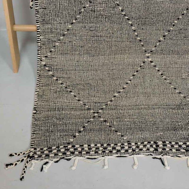 Zanafi in Schwarz-Weiß mit Kreuzen | 1,45 x 2,60 m