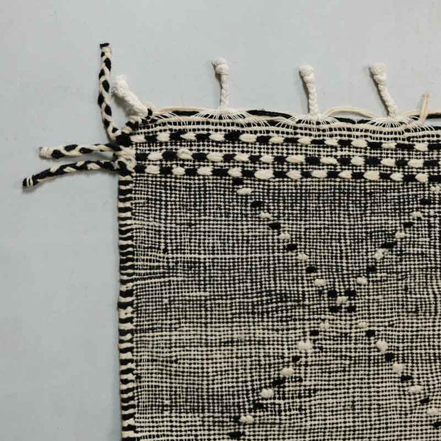 Zanafi in Schwarz-Weiß mit Kreuzen | 1,45 x 2,60 m