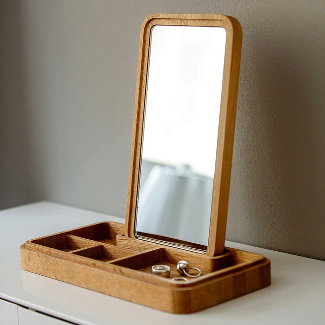 Elegante Schmuckschatulle mit Spiegel aus Eiche