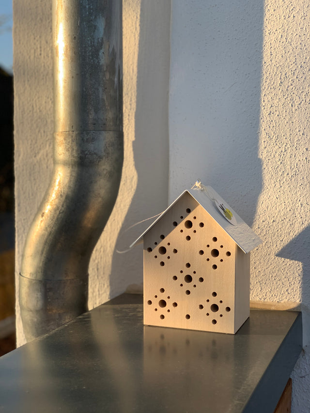 Bienenhotel Bee´s Inn aus Lindenholz | Side by Side Design
